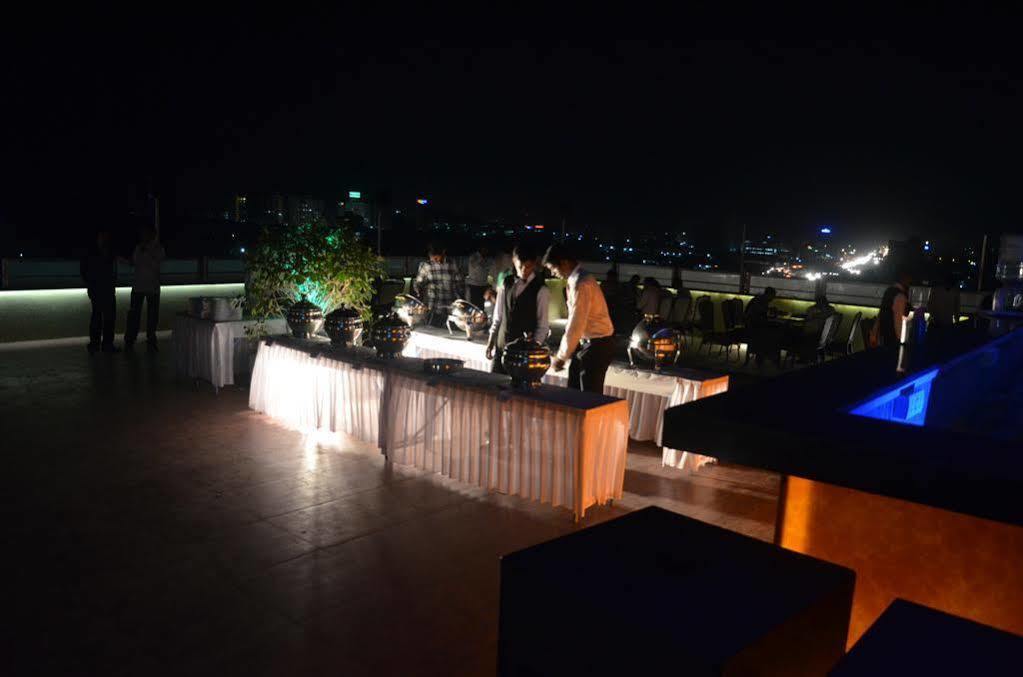 Oyo 710 Hotel Kshitij Pune Exterior foto